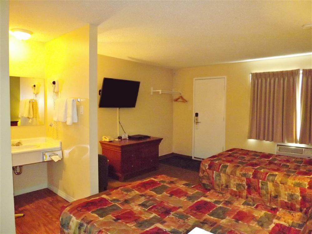 Canadas Best Value Inn Whitecourt Ruang foto