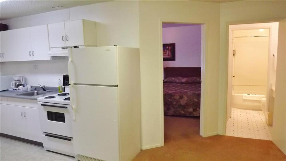 Canadas Best Value Inn Whitecourt Ruang foto