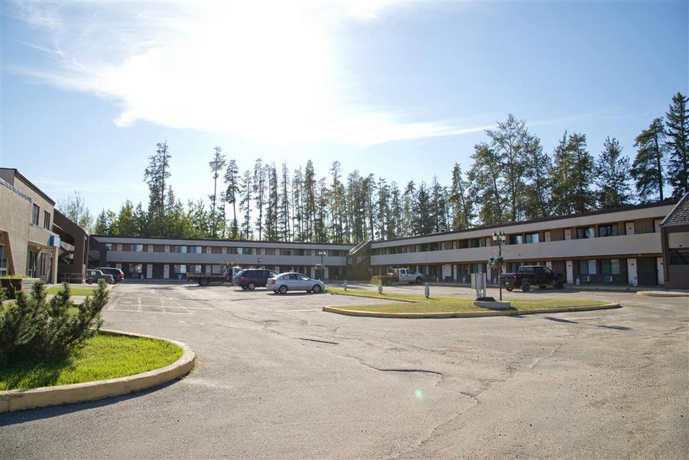 Canadas Best Value Inn Whitecourt Bagian luar foto