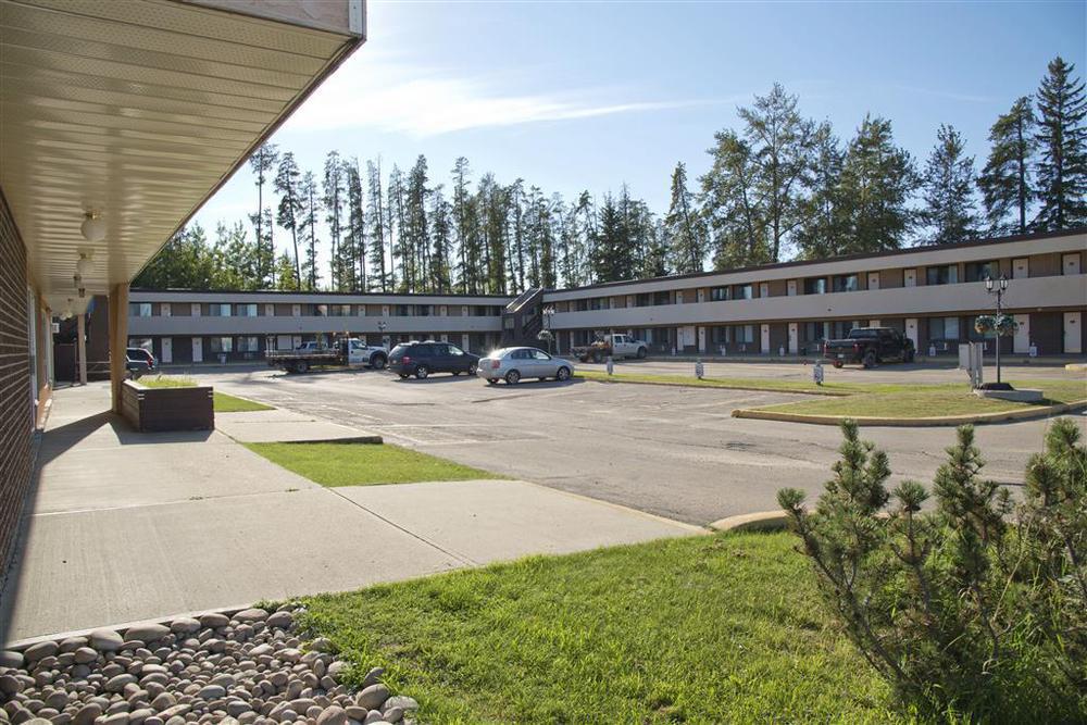 Canadas Best Value Inn Whitecourt Bagian luar foto