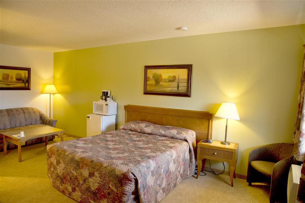 Canadas Best Value Inn Whitecourt Ruang foto