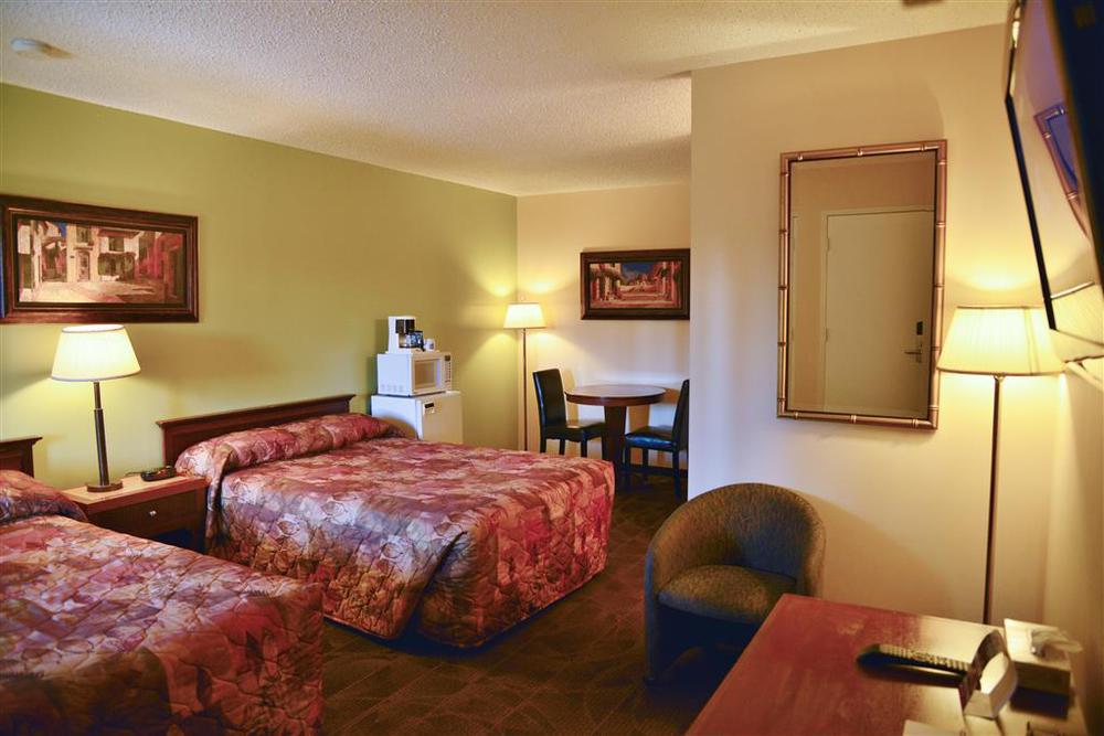 Canadas Best Value Inn Whitecourt Ruang foto