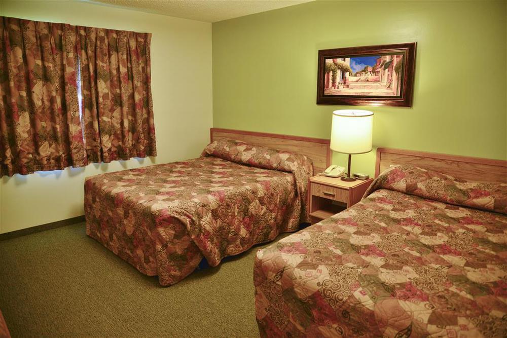 Canadas Best Value Inn Whitecourt Ruang foto