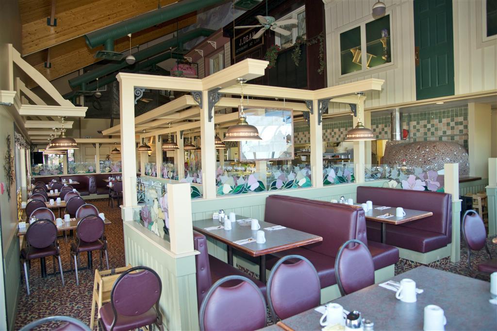 Canadas Best Value Inn Whitecourt Restoran foto