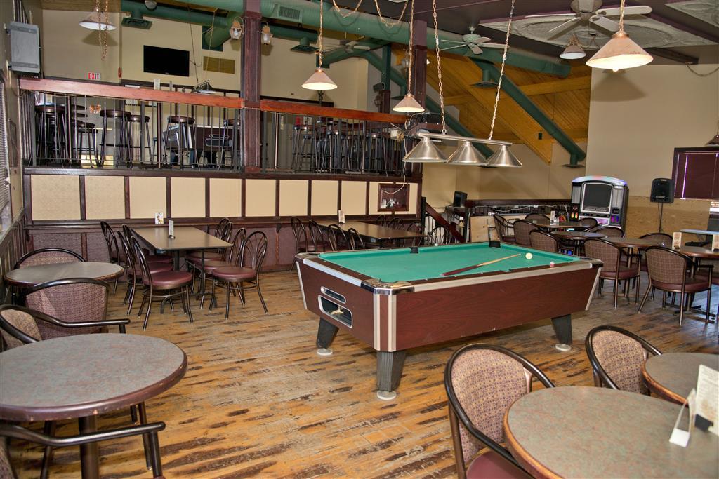 Canadas Best Value Inn Whitecourt Restoran foto
