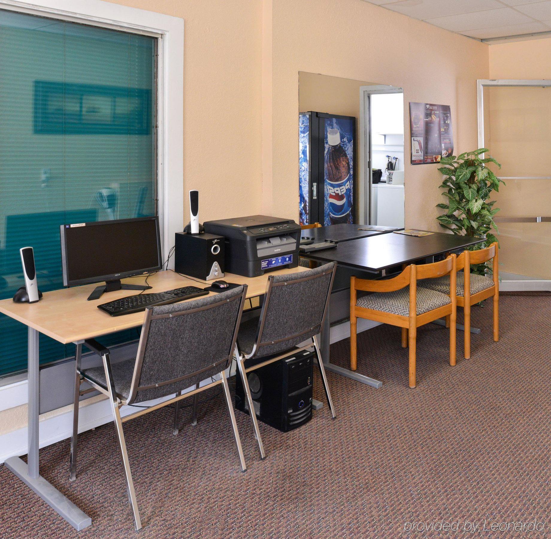Canadas Best Value Inn Whitecourt Bagian luar foto