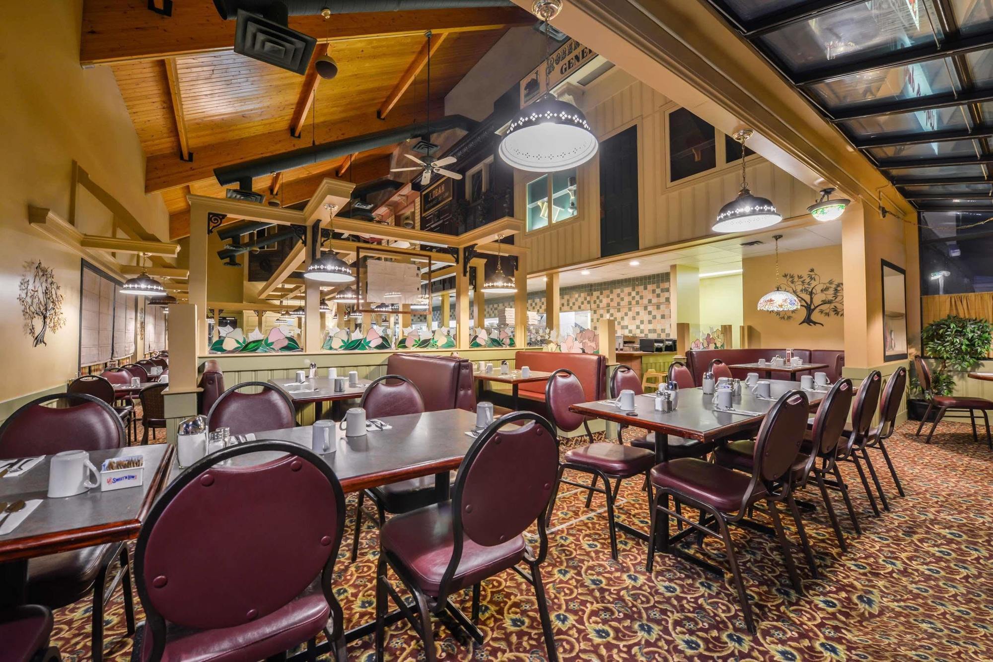Canadas Best Value Inn Whitecourt Bagian luar foto