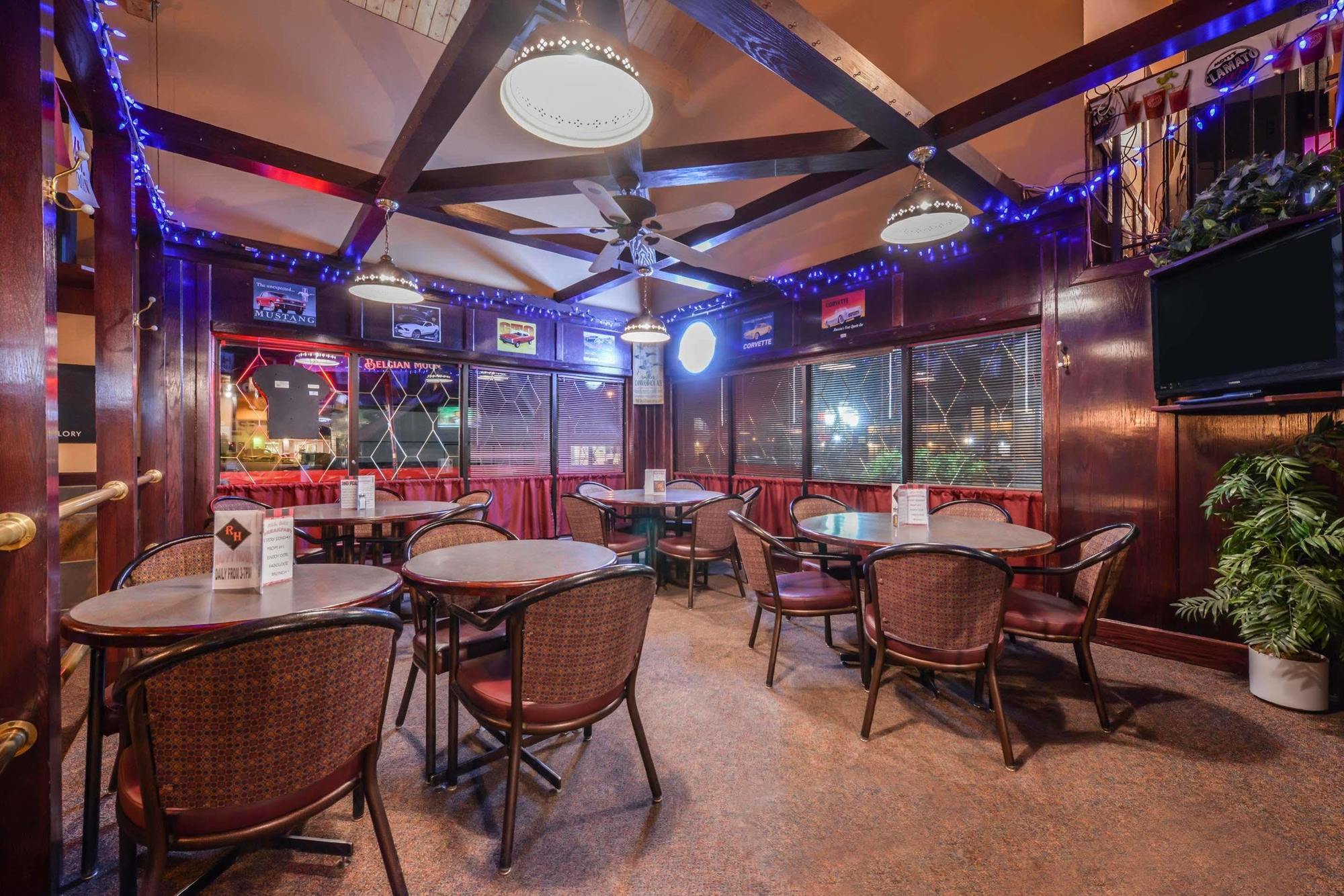 Canadas Best Value Inn Whitecourt Bagian luar foto