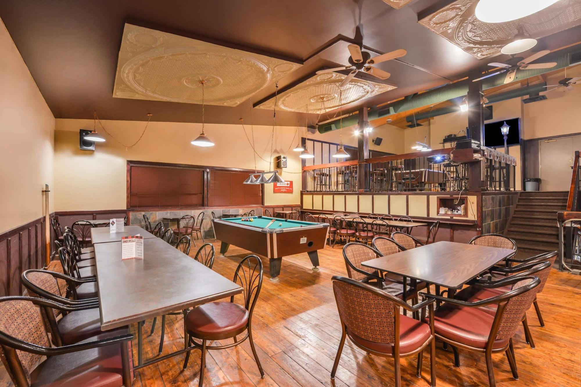 Canadas Best Value Inn Whitecourt Bagian luar foto
