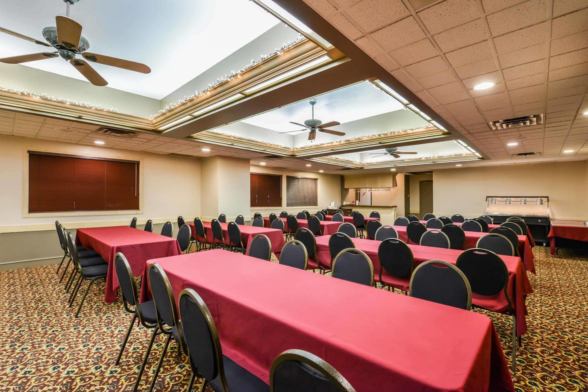 Canadas Best Value Inn Whitecourt Bagian luar foto